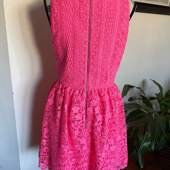 Alice + Olivia - Iris Floral Lace Sleeveless Dress - Picture 6 of 15